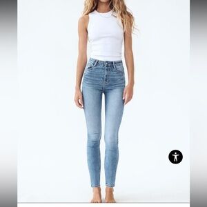 ZARA | High Rise | Super Skinny | Stretchy | Light Wash | Denim | Jean | Size 2